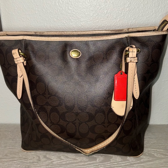 Coach Handbags - Coach PEYTON SIGNATURE ZIP TOP TOTE B1405-F28365